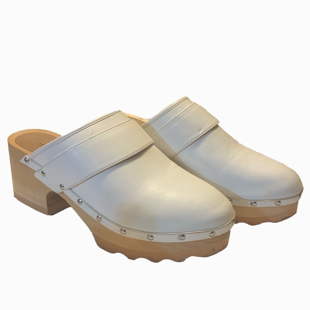 White Aerosoles Clogs